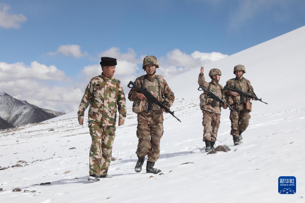 中国塔吉克族军人图片